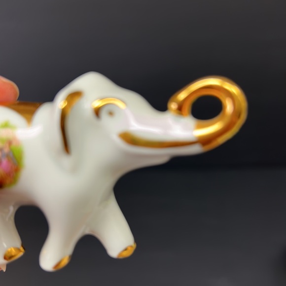 Vintage “Limoges France” hand decorated porcelain miniature elephant figurine - Picture 6 of 7